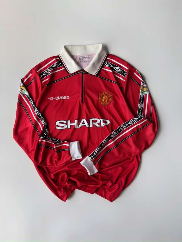 Manchester United 1992–94 home jersey Embroidery